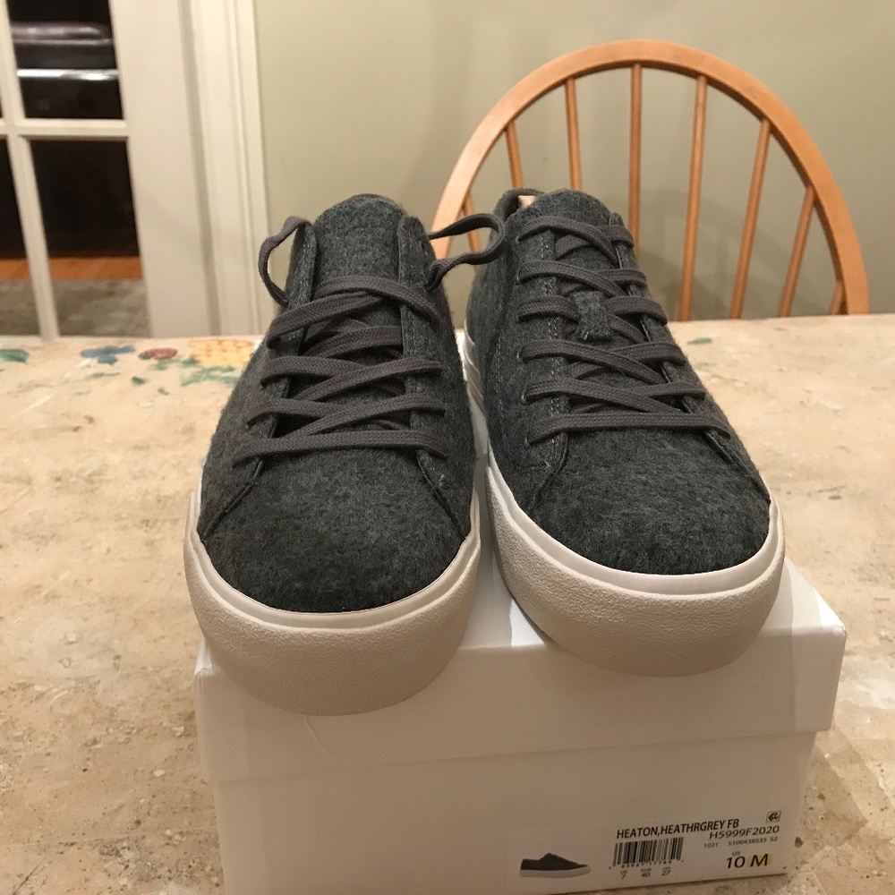 Vince Heaton Heather Gray Sneakers NIB Size 10M